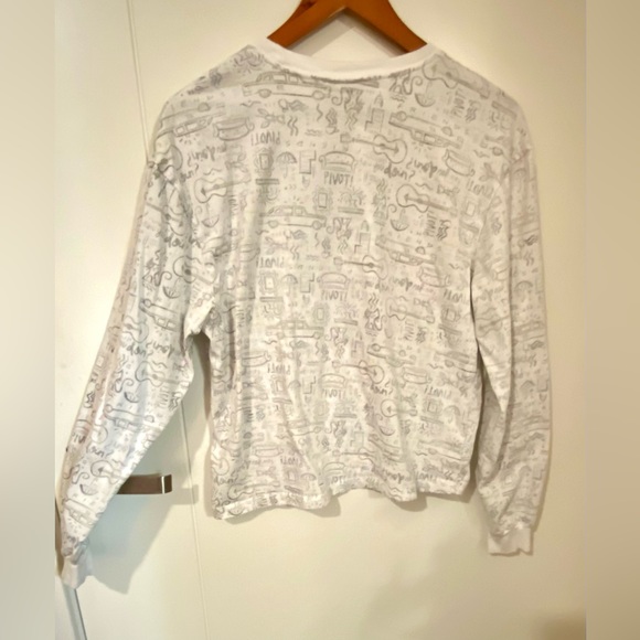 💰5/$25 Friends TV Series Inside Out Tshirt Size Small - Picture 2 of 6